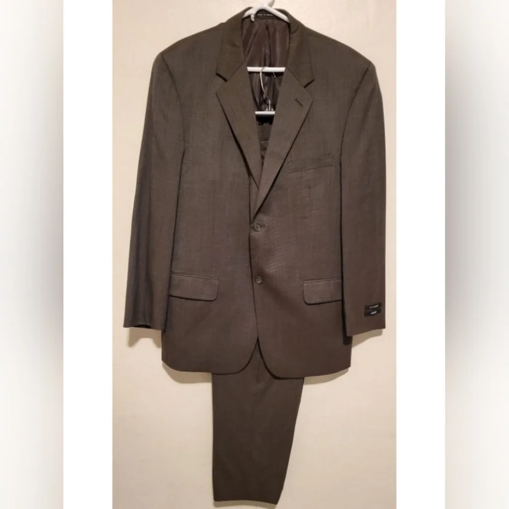 Men's Alfani Suit Separates (Size R42/36W,30L)